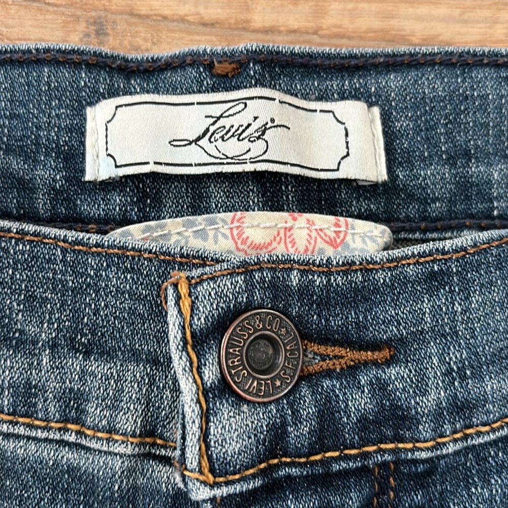 Levi’s Women’s Size 12 High Rise Bermuda Denim Shorts - Picture 4 of 11